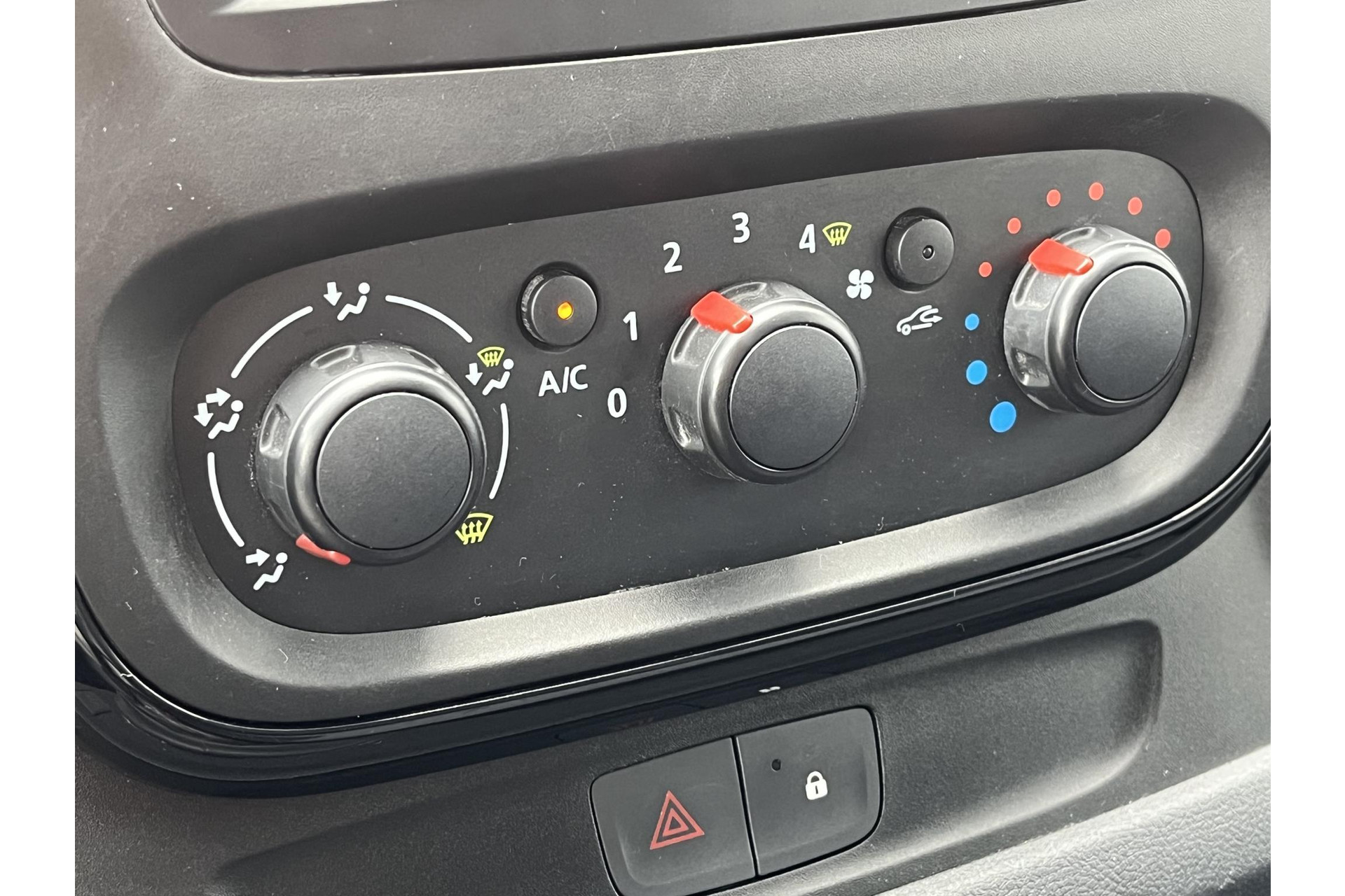 Opel Vivaro 1.6 CDTI L2H1 DC Edition*NAVI*CRUISE*HAAK*A/C*TEL*